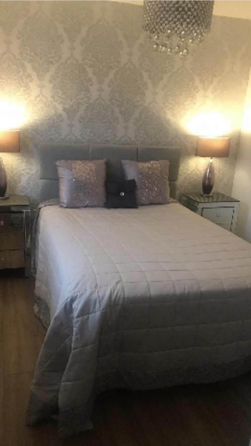 Double Room With En-Suite. Central For North West Rainhill Екстер'єр фото
