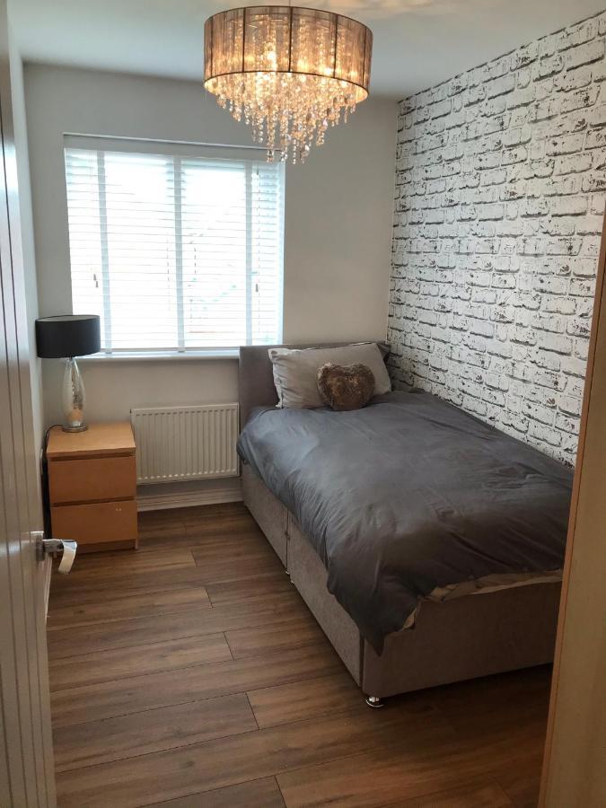Double Room With En-Suite. Central For North West Rainhill Екстер'єр фото
