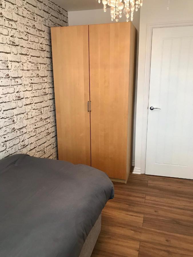 Double Room With En-Suite. Central For North West Rainhill Екстер'єр фото